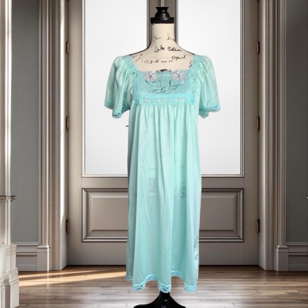 Vintage Rikki New York Mint Green Embroidered Nylon Nightgown